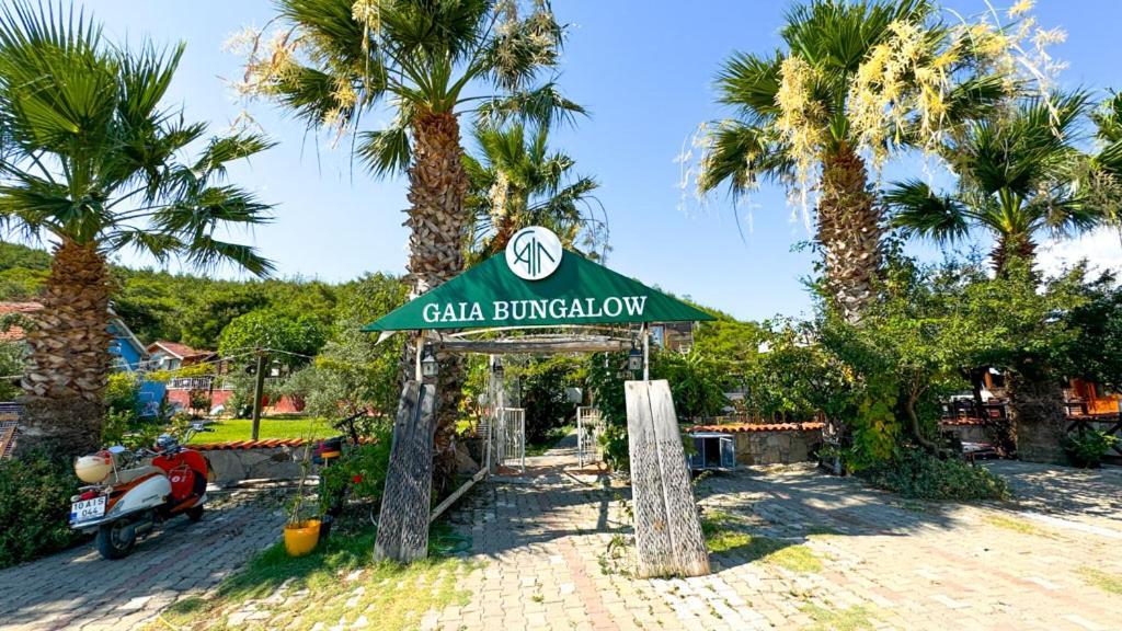 Gaia Bungalow Bed & Breakfast ไอวาลิค ภายนอก รูปภาพ