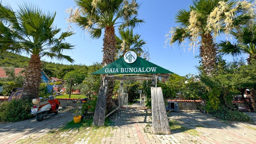 Gaia Bungalow Bed & Breakfast ไอวาลิค ภายนอก รูปภาพ